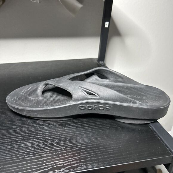 OOFOS OOriginal Mens Size 11 US Black Thong Sandals - Picture 9 of 12